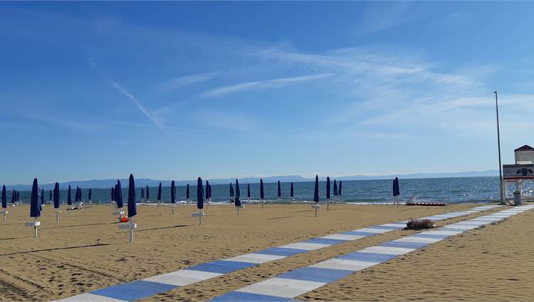 spiaggia Lignano Sabbiadoro a 04KM