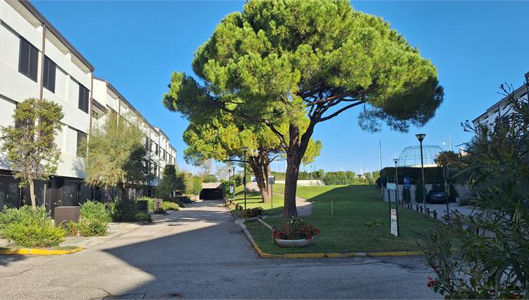 esterno complesso Punta Faro